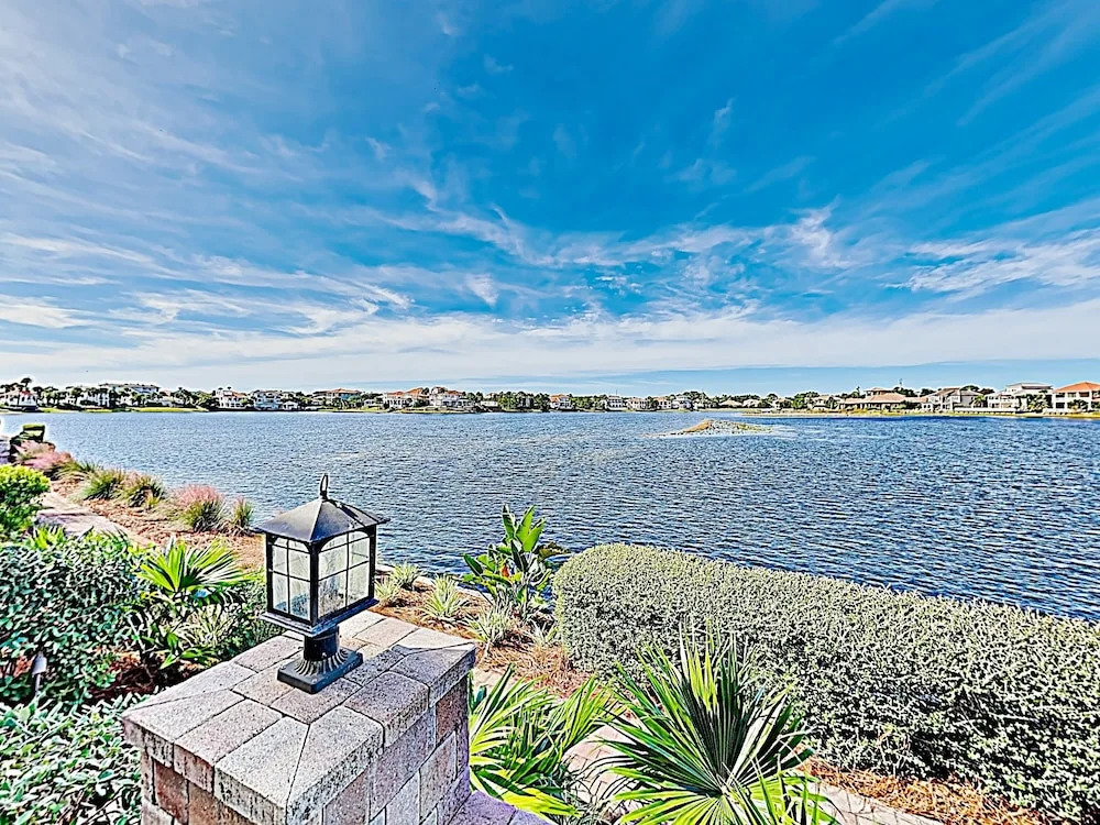 New Listing! Destiny Beach On Lake W/ Pool 2 Bedroom Duplex
