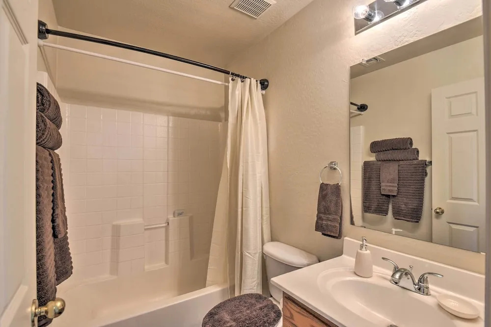 Private Pool & Hot Tub: San Tan Valley Home