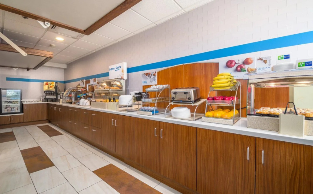 Holiday Inn Express Phoenix-Airport/University Drive by IHG