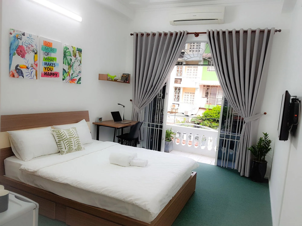 HoLo Fairy House Saigon - Serviced Homestay