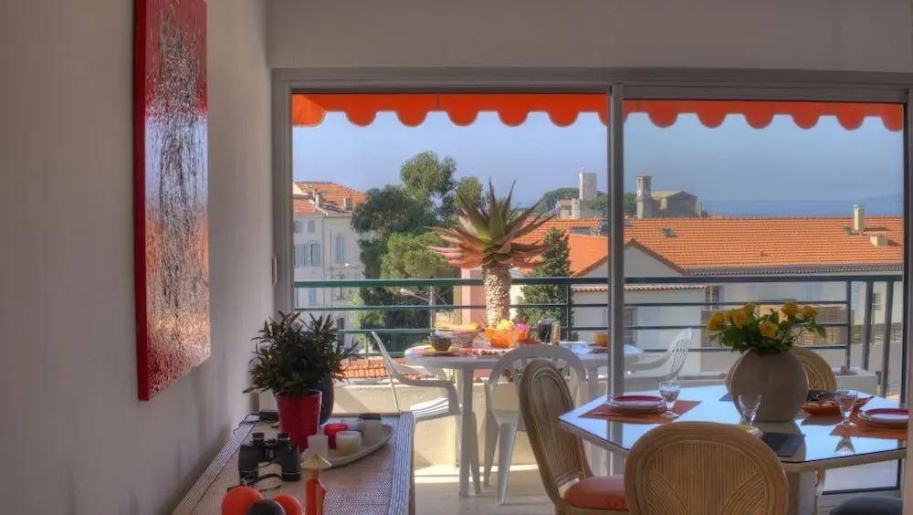 T2 3 étoiles vue mer 750m Palais PK