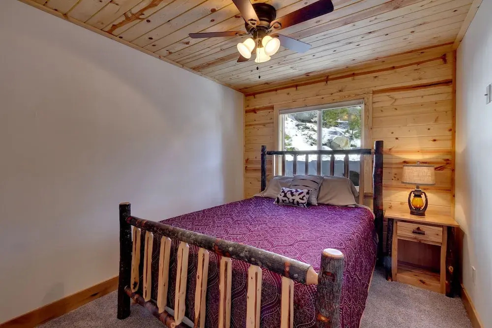 Tall Pine Chalet 3 Bedroom Home