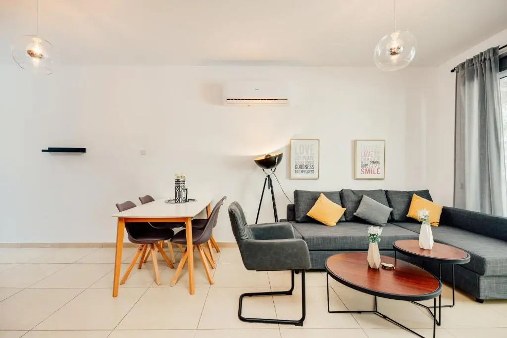 SunnyVillas: 2BR Mythical Apt*Swimming Pool*AK04