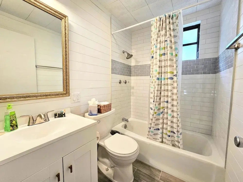 Private House Walk to the Beach & Parks! Large Decks, Family Vacation! Hammock Beach