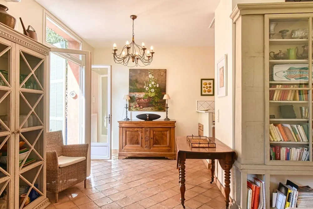 Beautiful Air-conditioned House 5 Minutes From the Croisette and Beaches