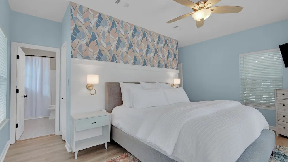 New Heated Saltwater Pool! Beach Nearby. Seagrove Retreat