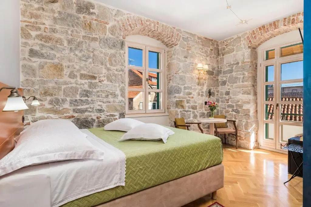 Captains Guest House