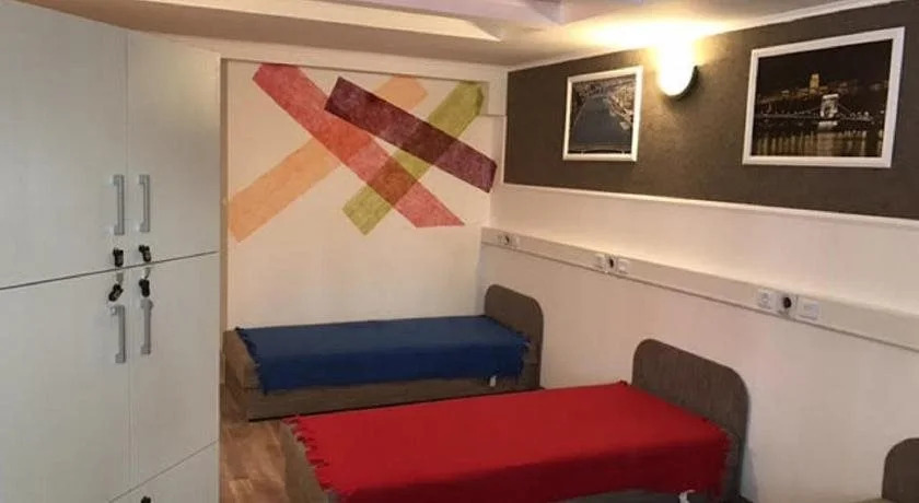 Opera Hostel Budapest