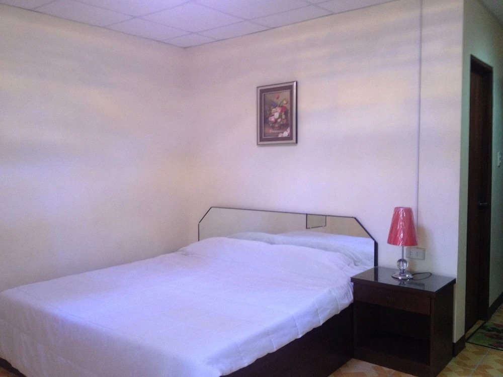 Enriquez Hotel