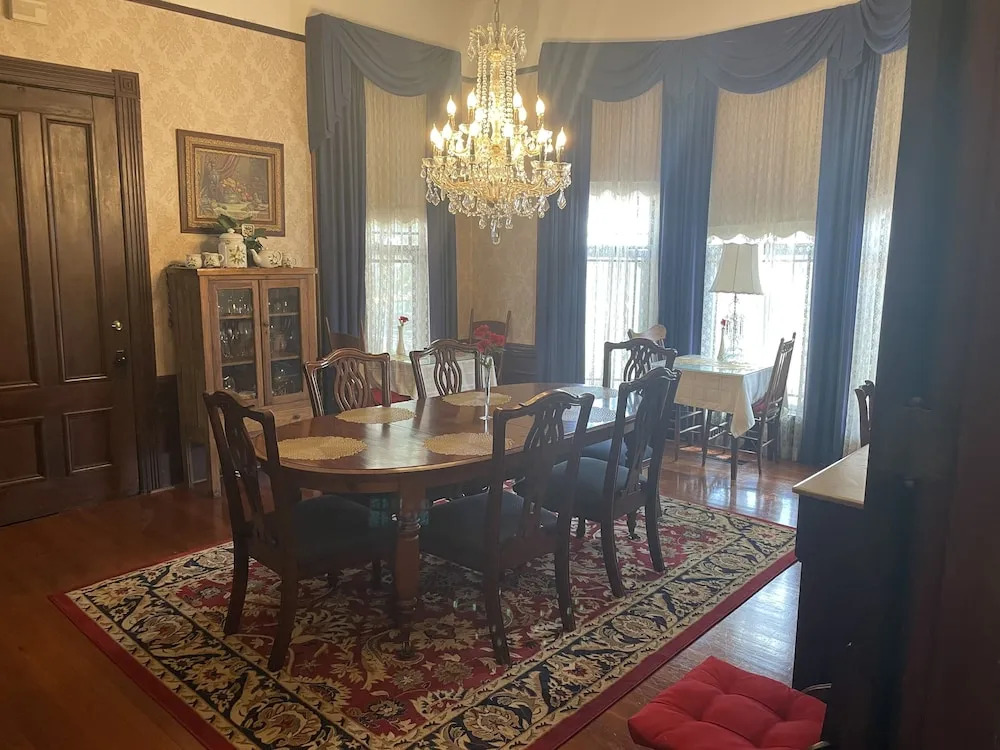 Grand Gables Inn Bed & Breakfast