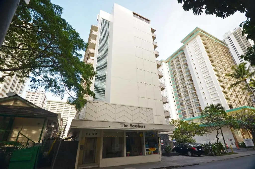 Sea Shore 41 Private Studio in Waikiki, 1 Block to Beach