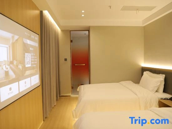 Yunshangyue Hotel (Humen Town Junlehui Shopping Center Landmark Cultural Plaza)