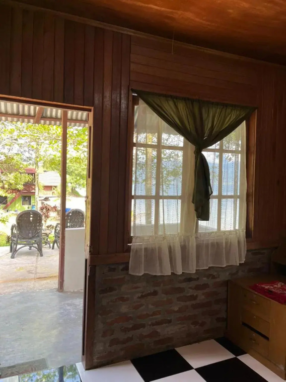 Muaro Beach Bungalow