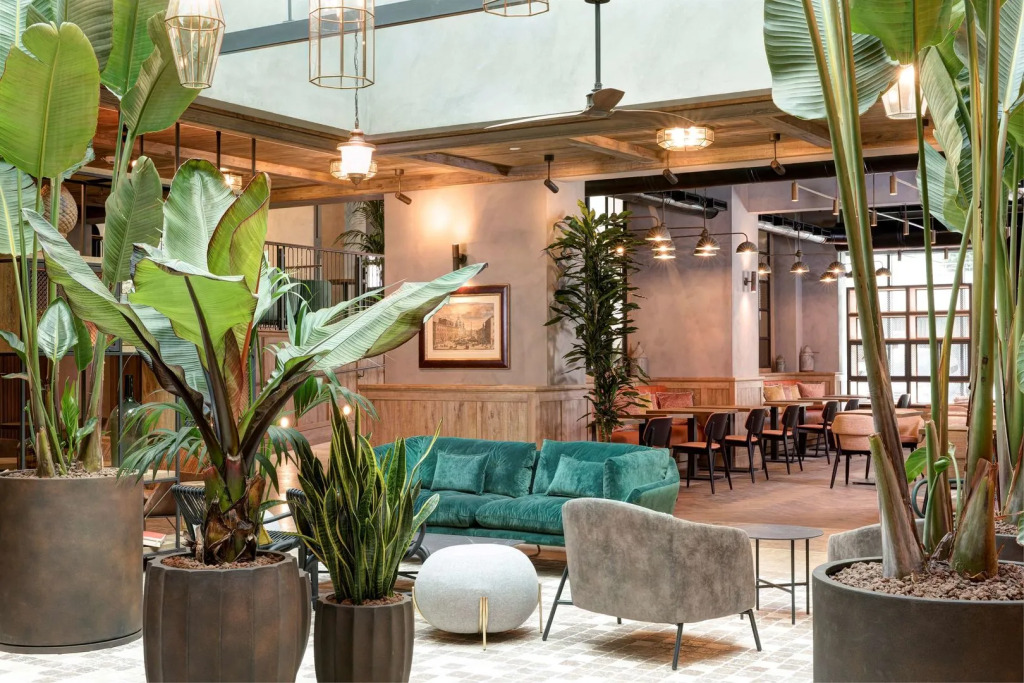 Отель DoubleTree by Hilton Rome Monti