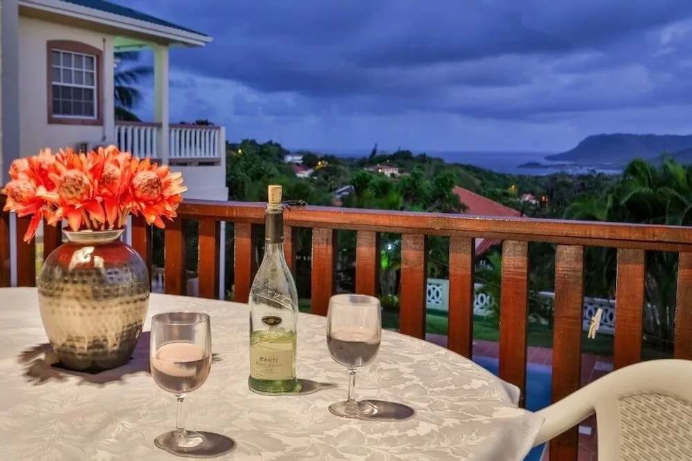 Beautiful 5-bed Villa With Views And Pool - Decaj 5 Bedroom Villa by RedAwning