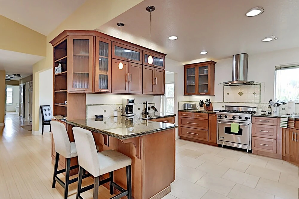 Bella Terra: Chef's Kitchen, Waterfall Pool & Spa home