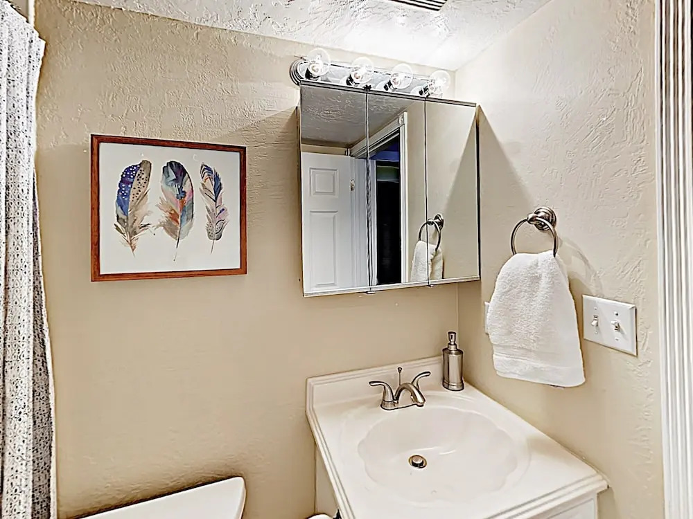 New Listing! Cozy Getaway W/ Hot Tub, Near Slopes 2 Bedroom Condo