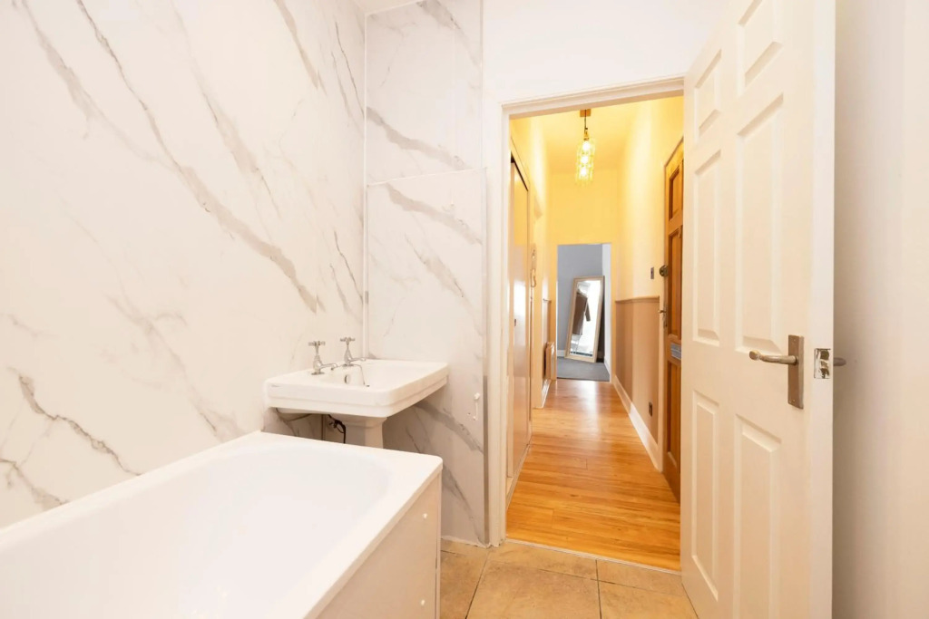 ALTIDO Glamorous1-bed flat overlooking Grassmarket