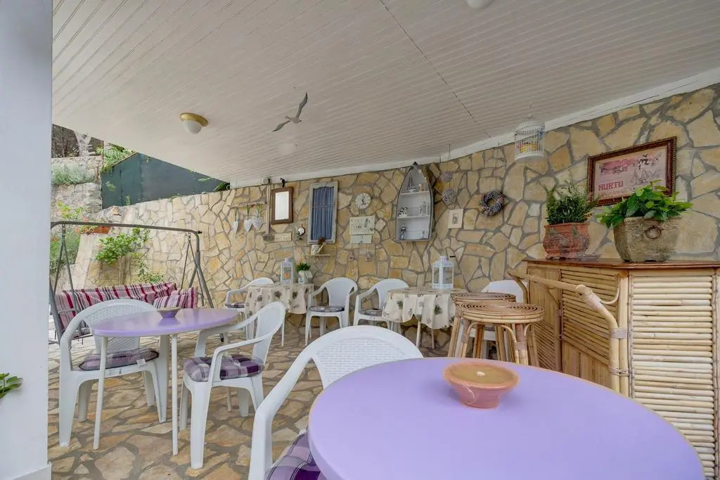 Room Milka