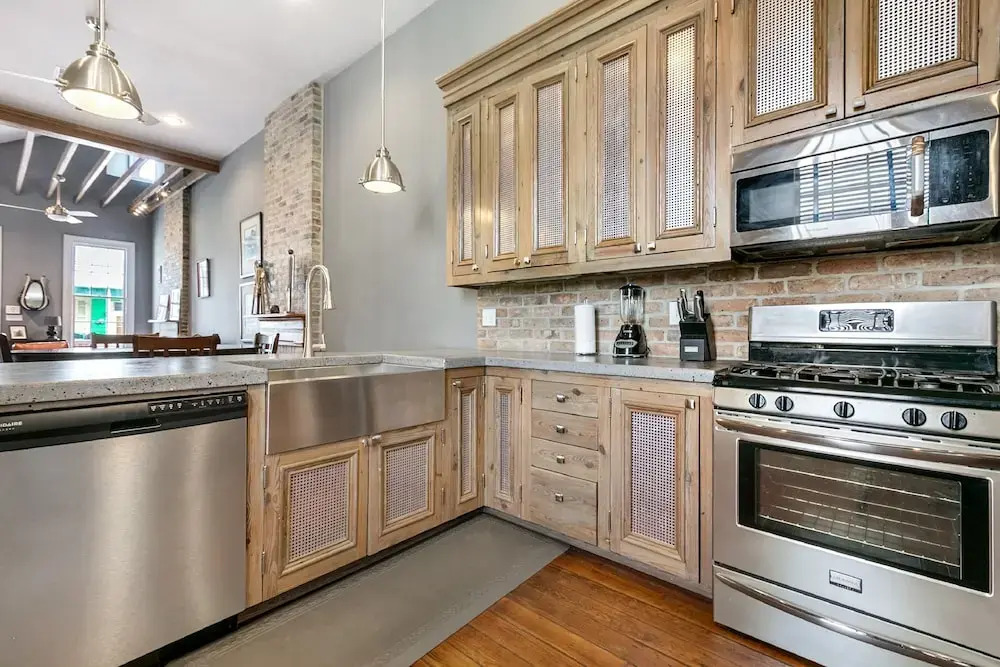 Hosteeva 2BR Steps to St. Charles Ave