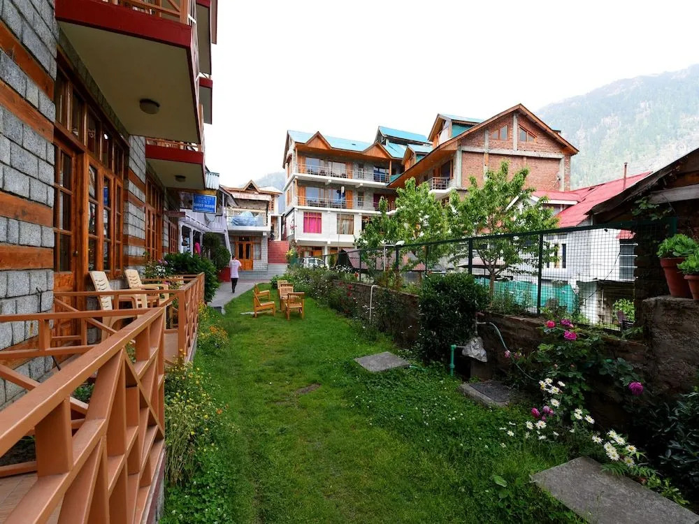 OYO 13947 Tourist Nest