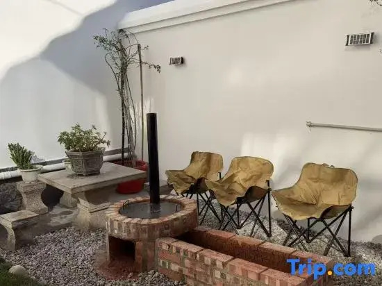 Qiuyan Homestay (Dali Erhai Lake Most Beautiful One Kilometer)