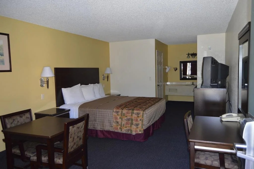 Travel Plaza Inn
