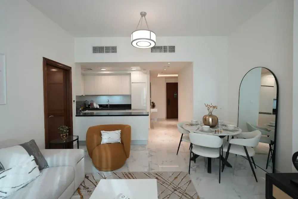 Yogi - Lake-Side Fancy Apartment Near Dubai Mall
