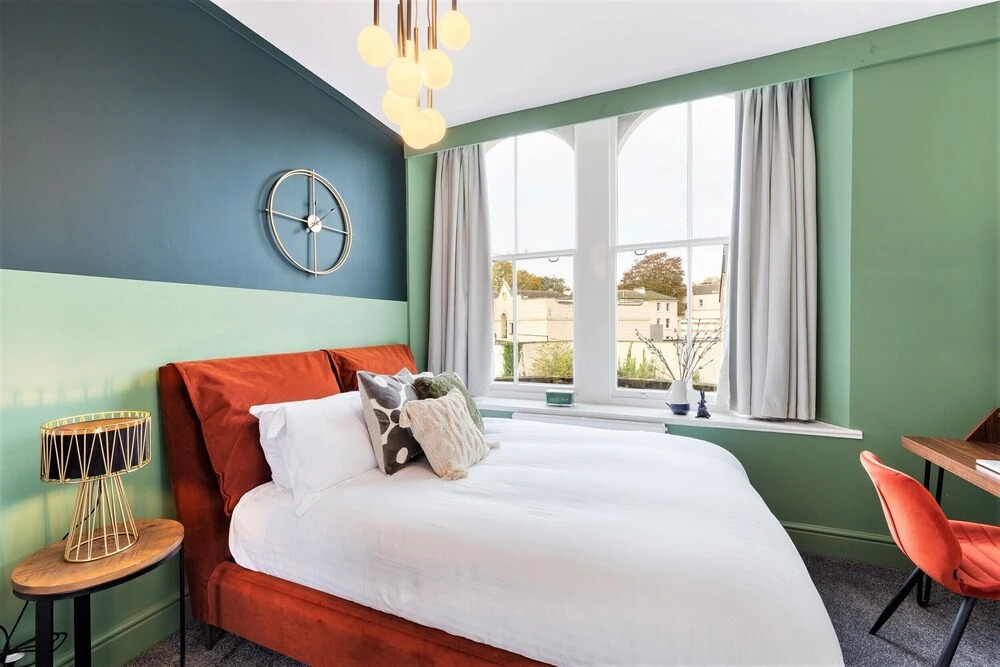 Clifton House I Free Private Parking