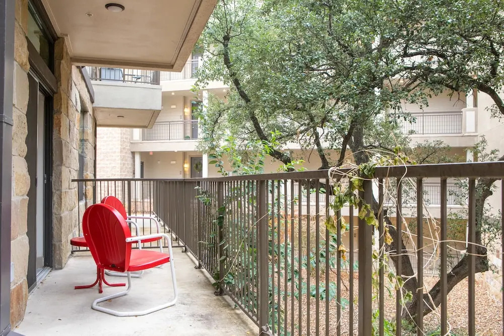 WanderJaunt - North Austin Apartments