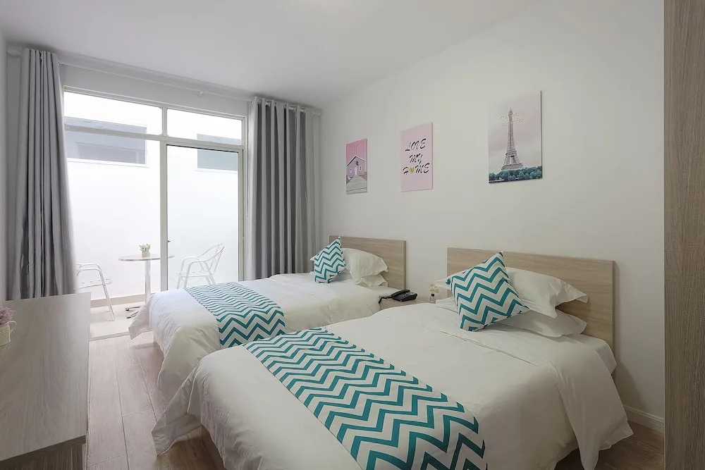 Free Hotel