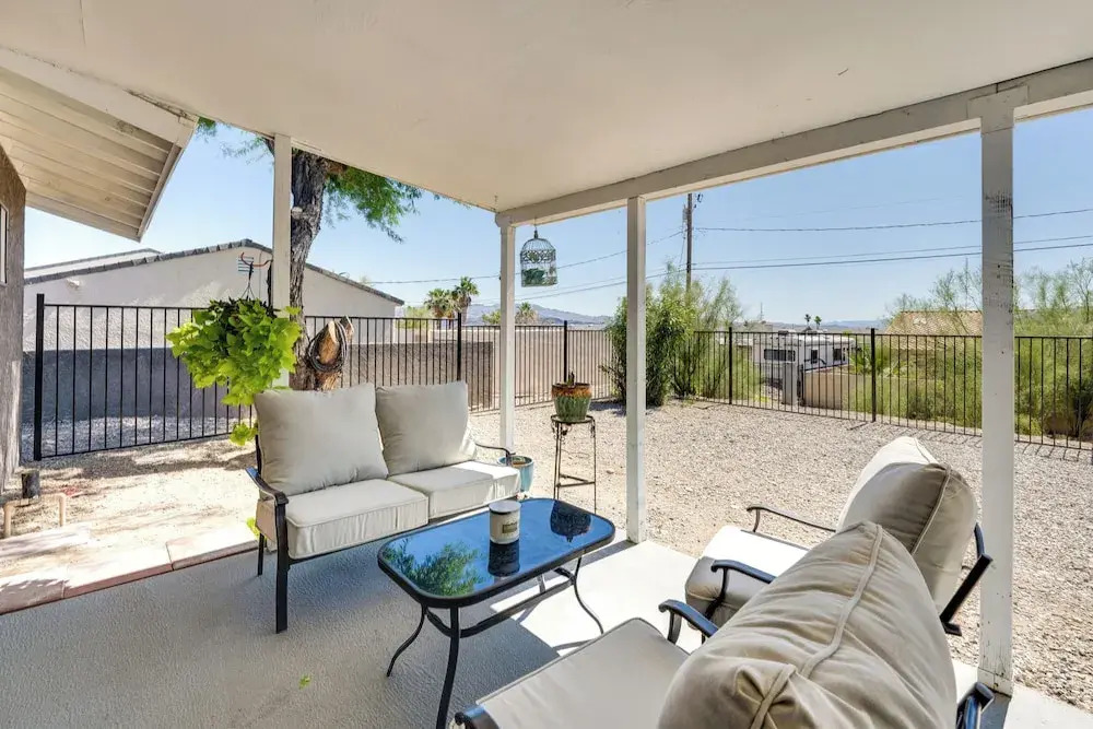 Pet-friendly House ~ 2 Mi to Lake Havasu Beach!