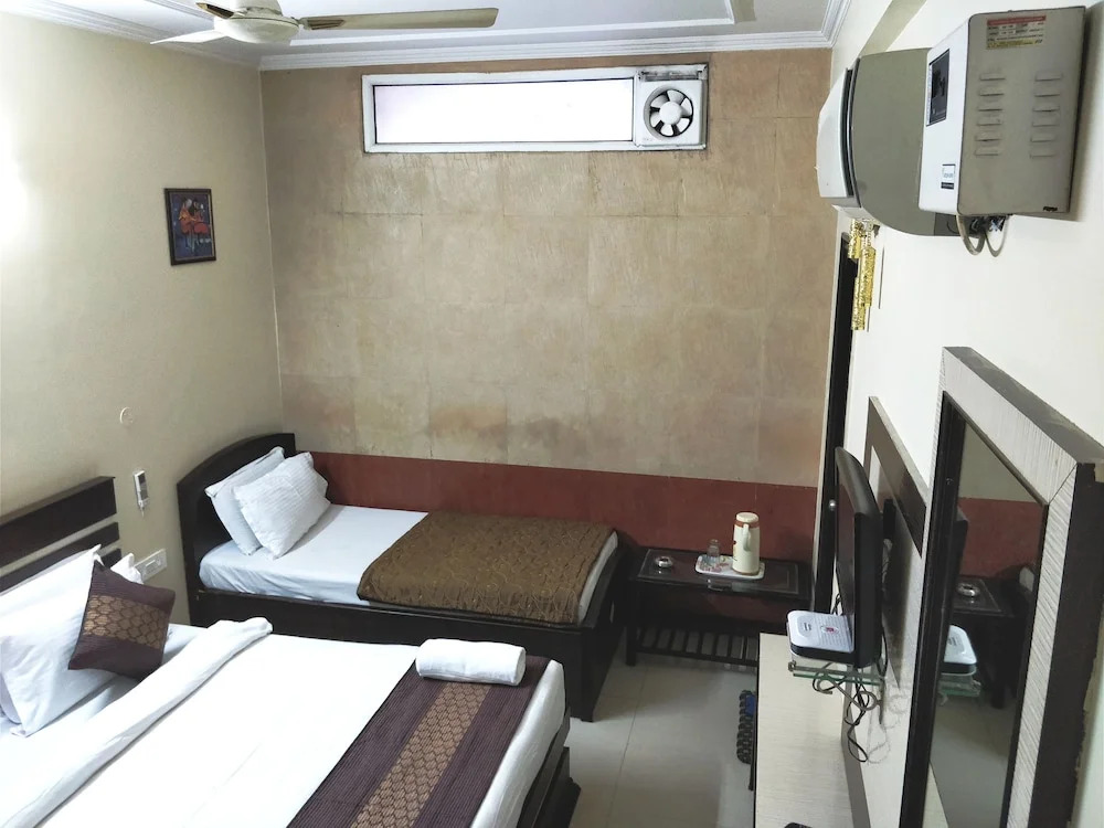 Hotel Jinendra Palace