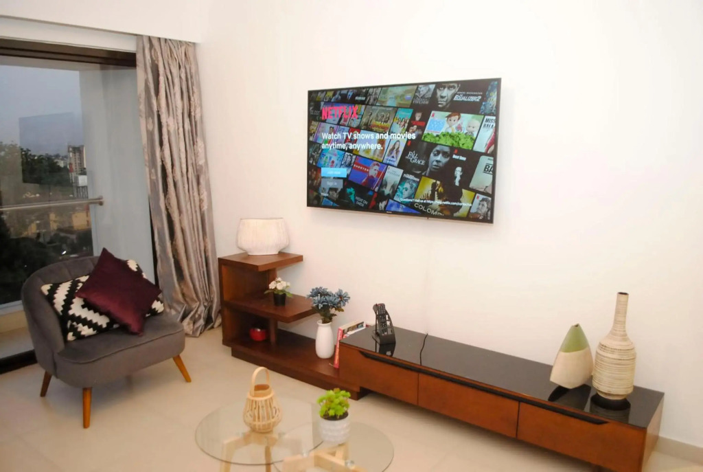 ASTORIA 1BDR with a gym&pool with views