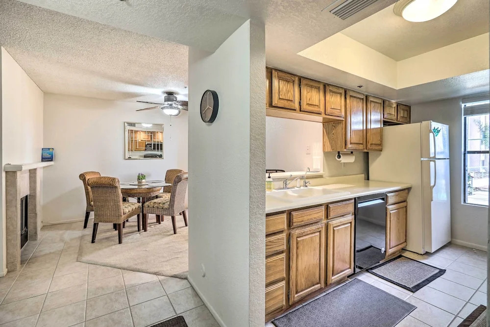 Scottsdale Condo w/ Pool & Hot Tub Access!