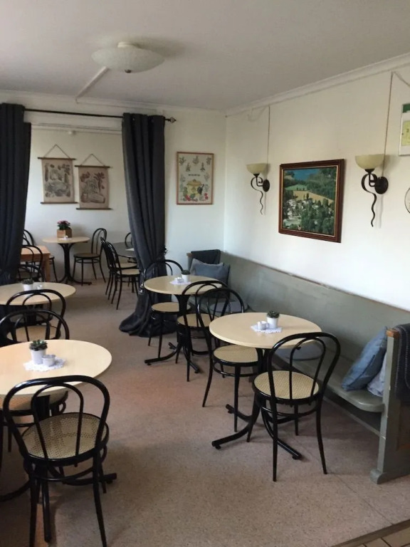 Vänhems Café & Vandrarhem