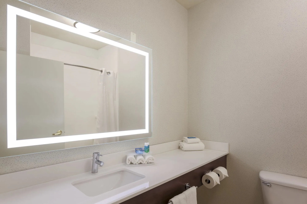 Holiday Inn Express Rochester NE- Irondequoit by IHG