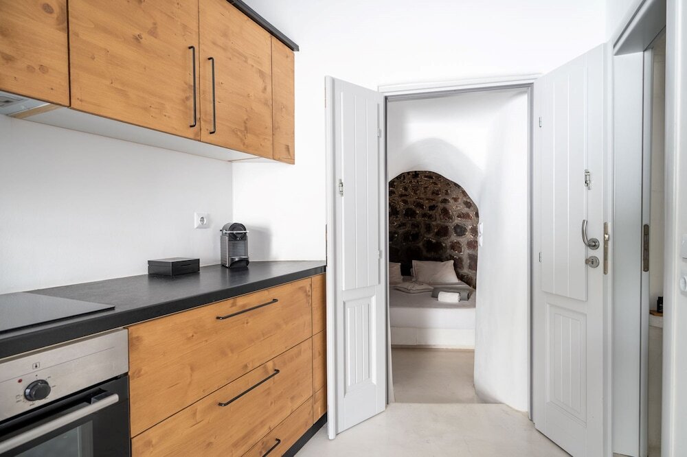 Fertimo Suites - Authentic Cave Homes with Private Hot Tub