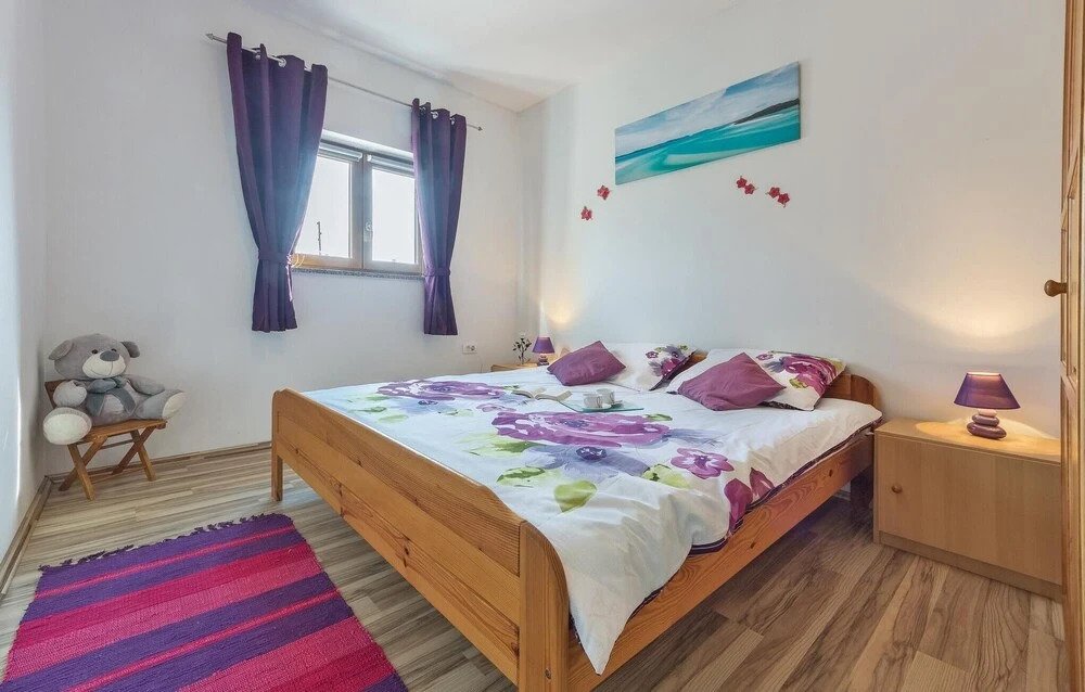 Three-Bedroom Holiday Home In Divsici