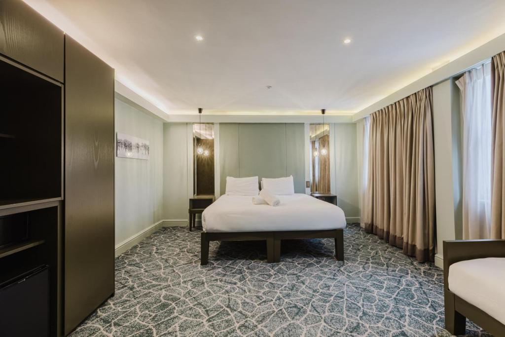 The Lancaster Hotel