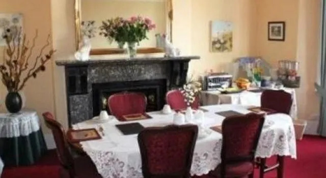 Warwick Lodge