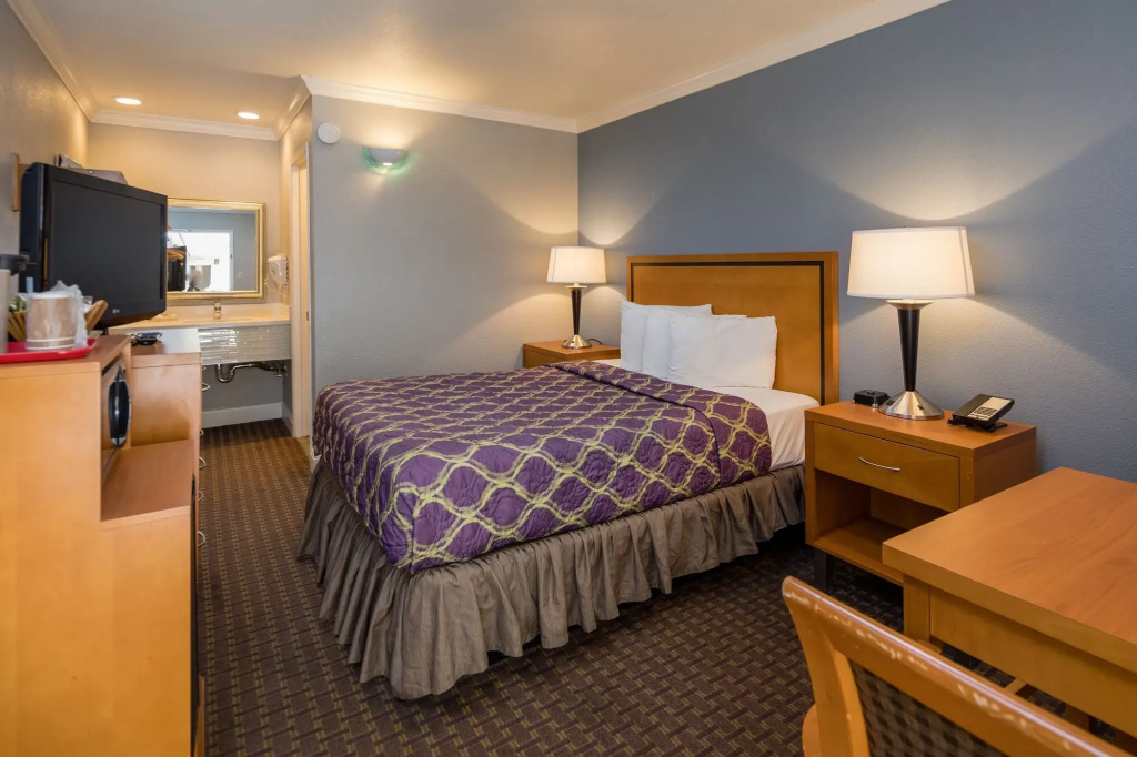 SOMA Park Inn