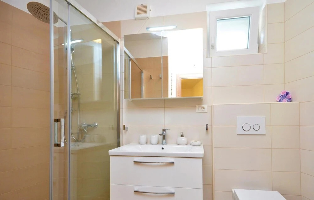 Amazing Home in Lokva Rogoznica With Wifi and 2 Bedrooms
