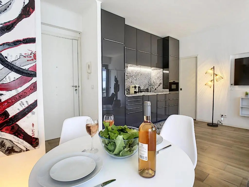 Nestor&Jeeves - REINE MARIE TERRASSE - Central - Very close sea - Top floor