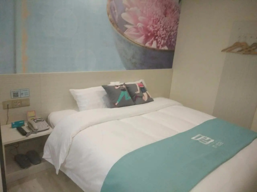 Pai Hotel Nanchang Pavilion of Prince Teng Chuanshan Plaza Snack Street