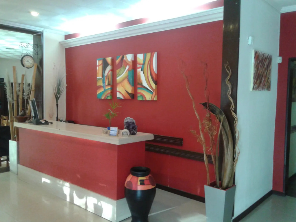 HOTEL COLONIAL