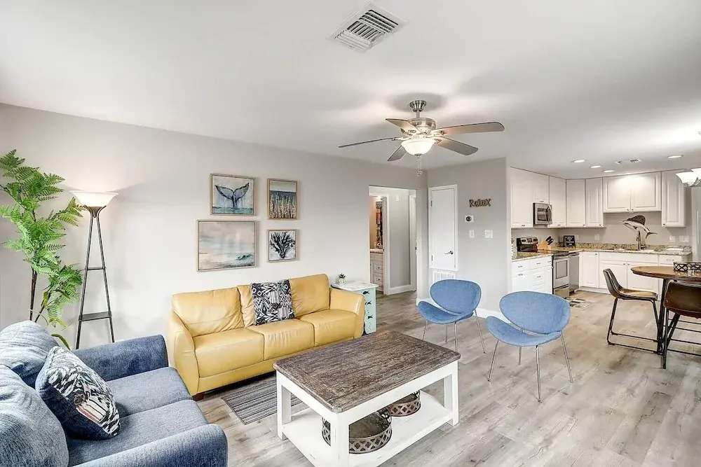 Jewel's Peace Of Paradise 2 Bedroom Home by RedAwning