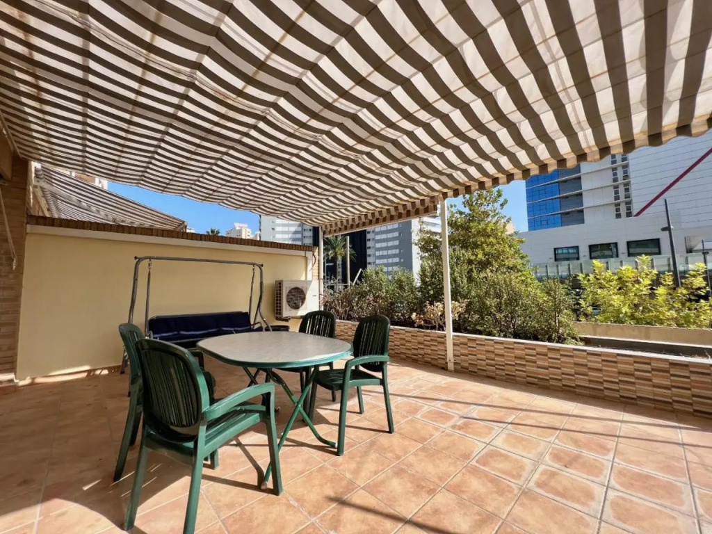 Two-Bedroom Apartament with terrace, pool in Alicante