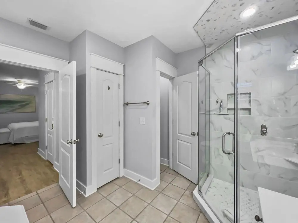 Lagoon Lounge 3 Bedroom Condo by Redawning