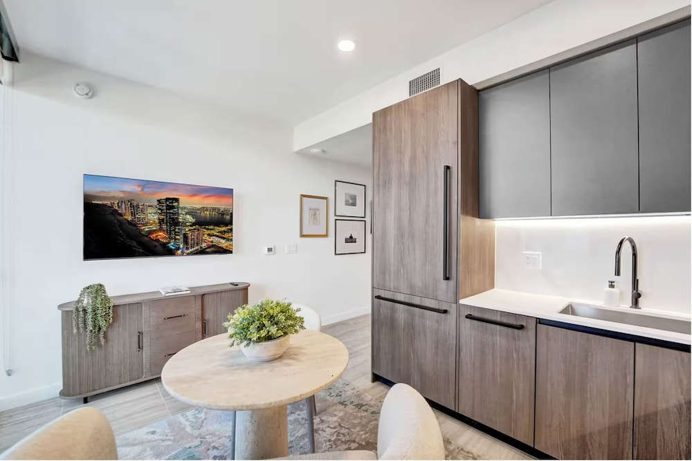 72 Park Miami Beach Boutique Residences by IliosRentals